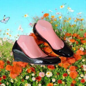 COLE HAAN Nike Air Stylish Black Patent Leather Wedge Heel Shoes Sz 7AA